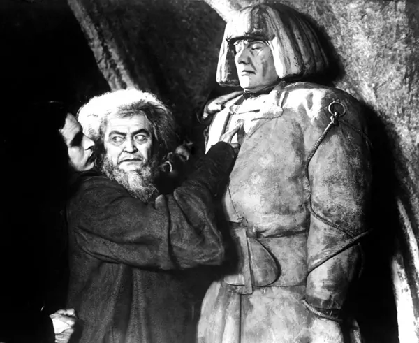 fotograma de la película El Golem (1920)